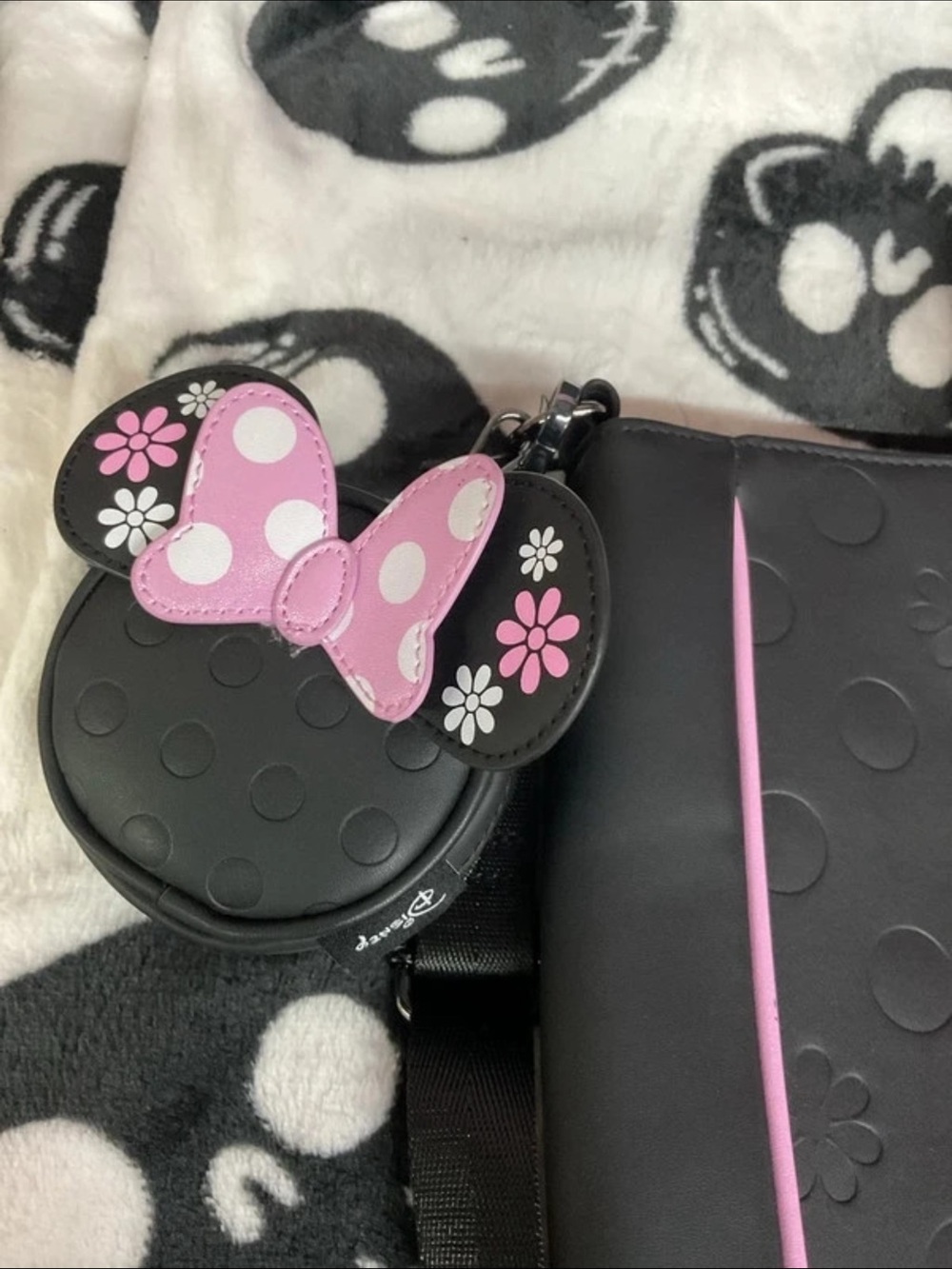 Disney Black Tote Bag with Pink Minnie Mouse Bow Accents - Picture 3 of 8